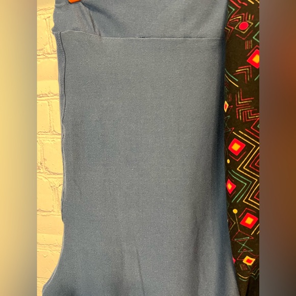 LuLaRoe Tall & Curvy Leggings - Picture 2 of 9
